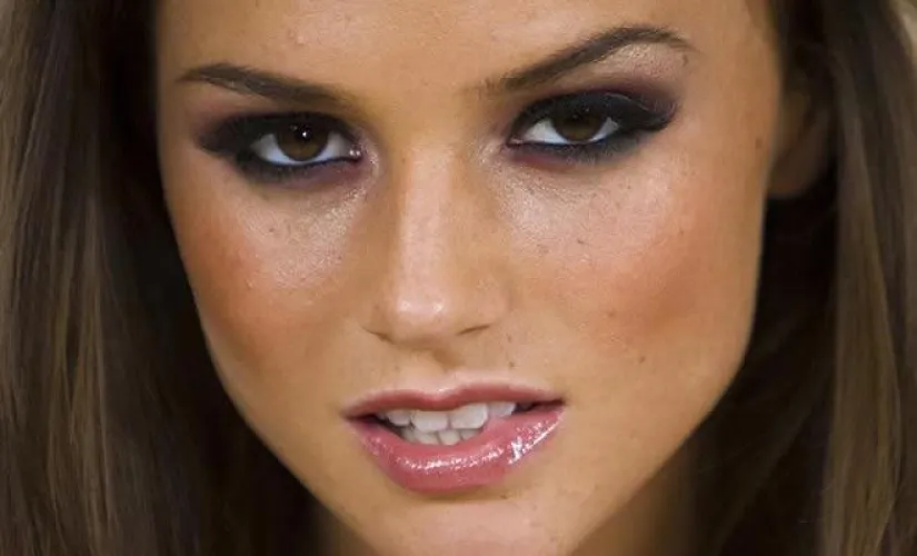 The gaze of a goddess