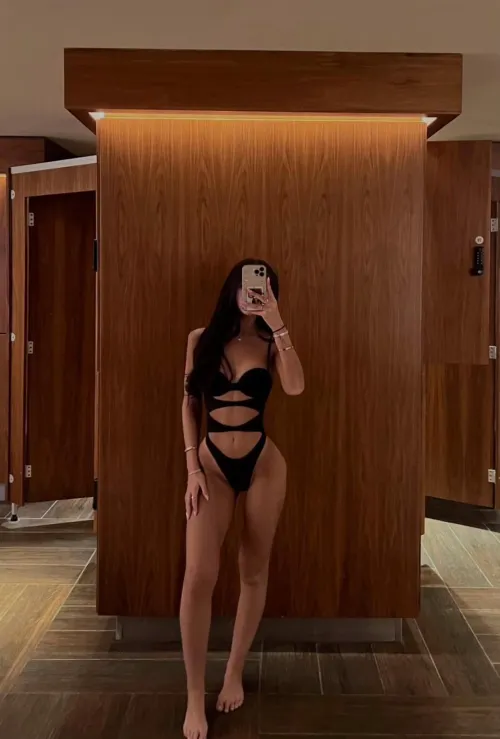 black always for mystery 🖤