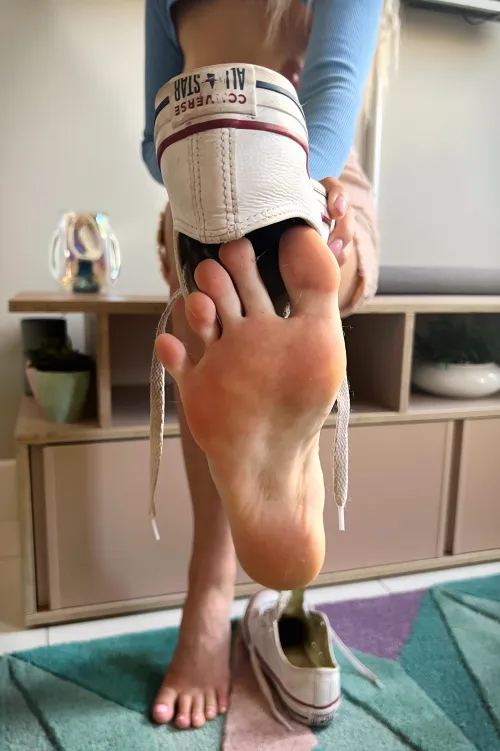 Feet fresh out of converse? x