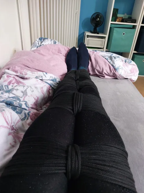 Leg Selfbondage