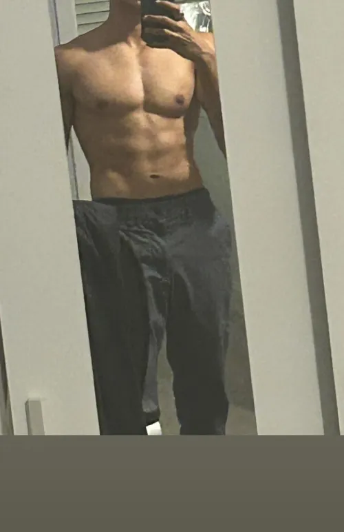 M looking for an obedient F in the triangle area