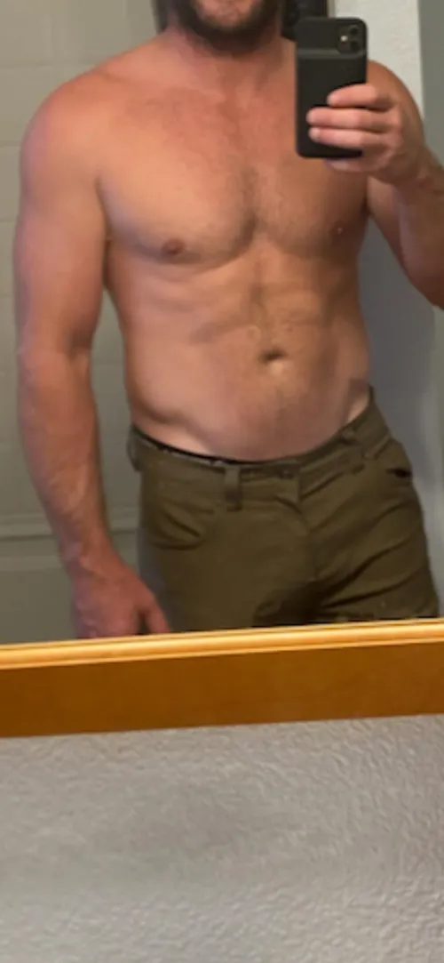 M4F  36yo. Airbnb in Hopkinsville tonight 4 fun. DM me!