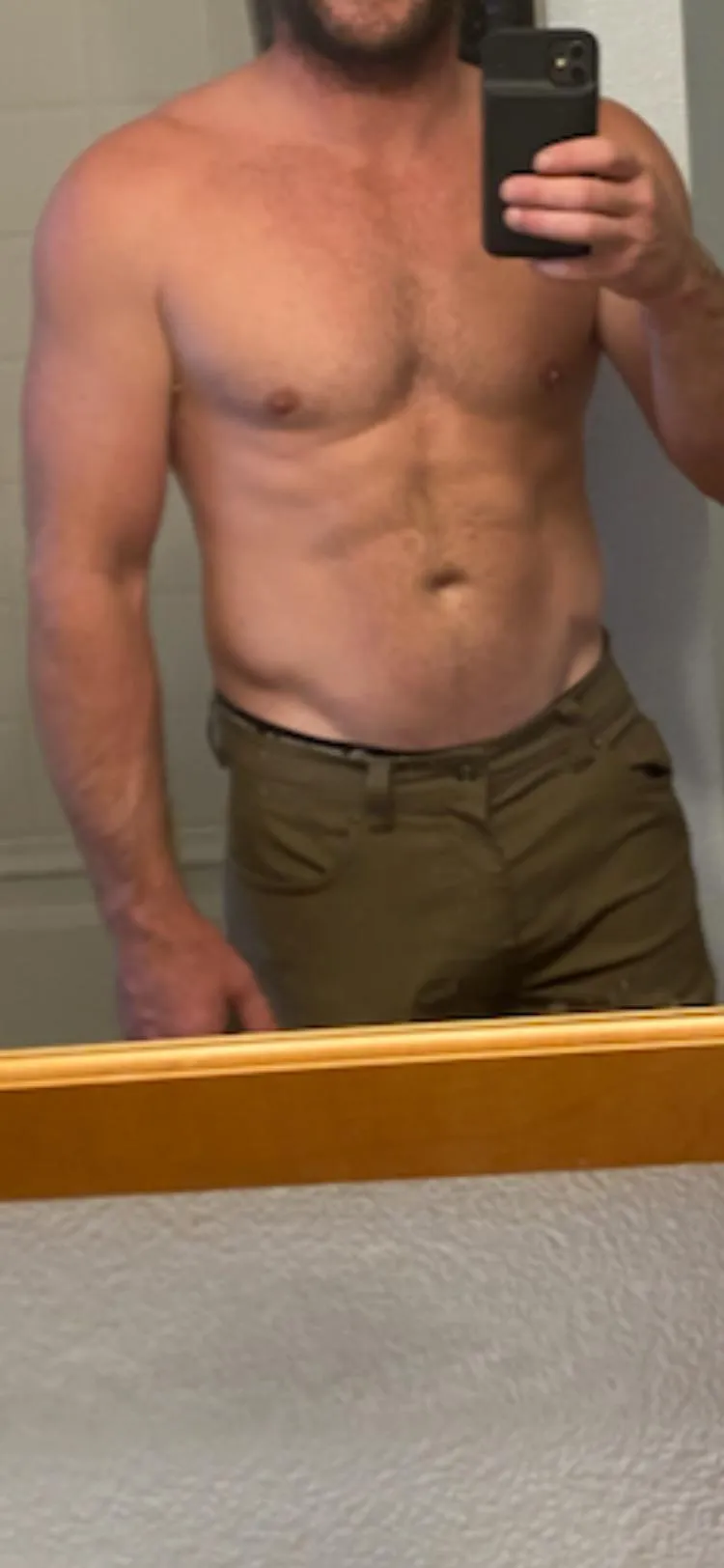 M4F  36yo. Airbnb in Hopkinsville tonight 4 fun. DM me!