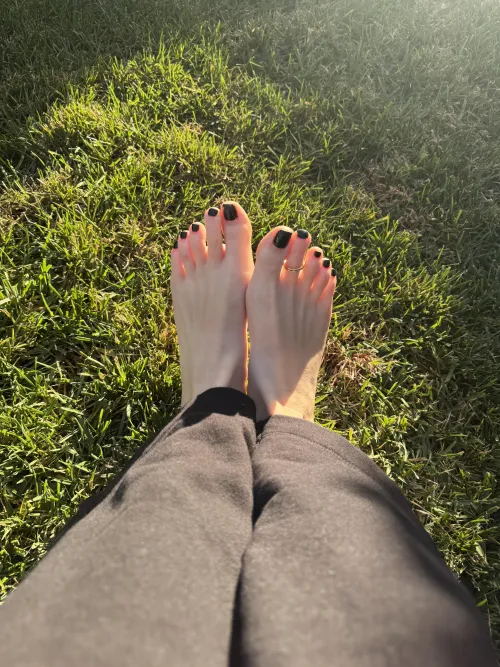 My long toes 🖤