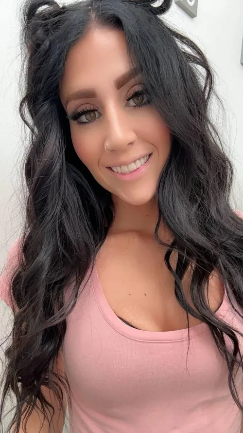 Sending a nudes to every guy that upvte, (instantly) just say 'yes