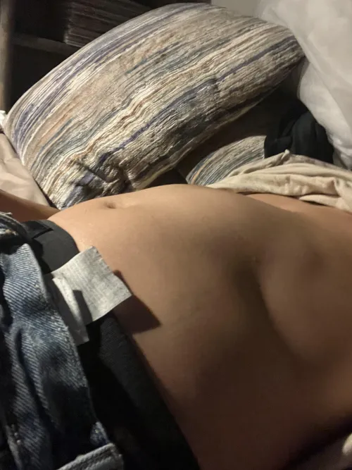 Feeling bloated after I ate 5 slices of pizza