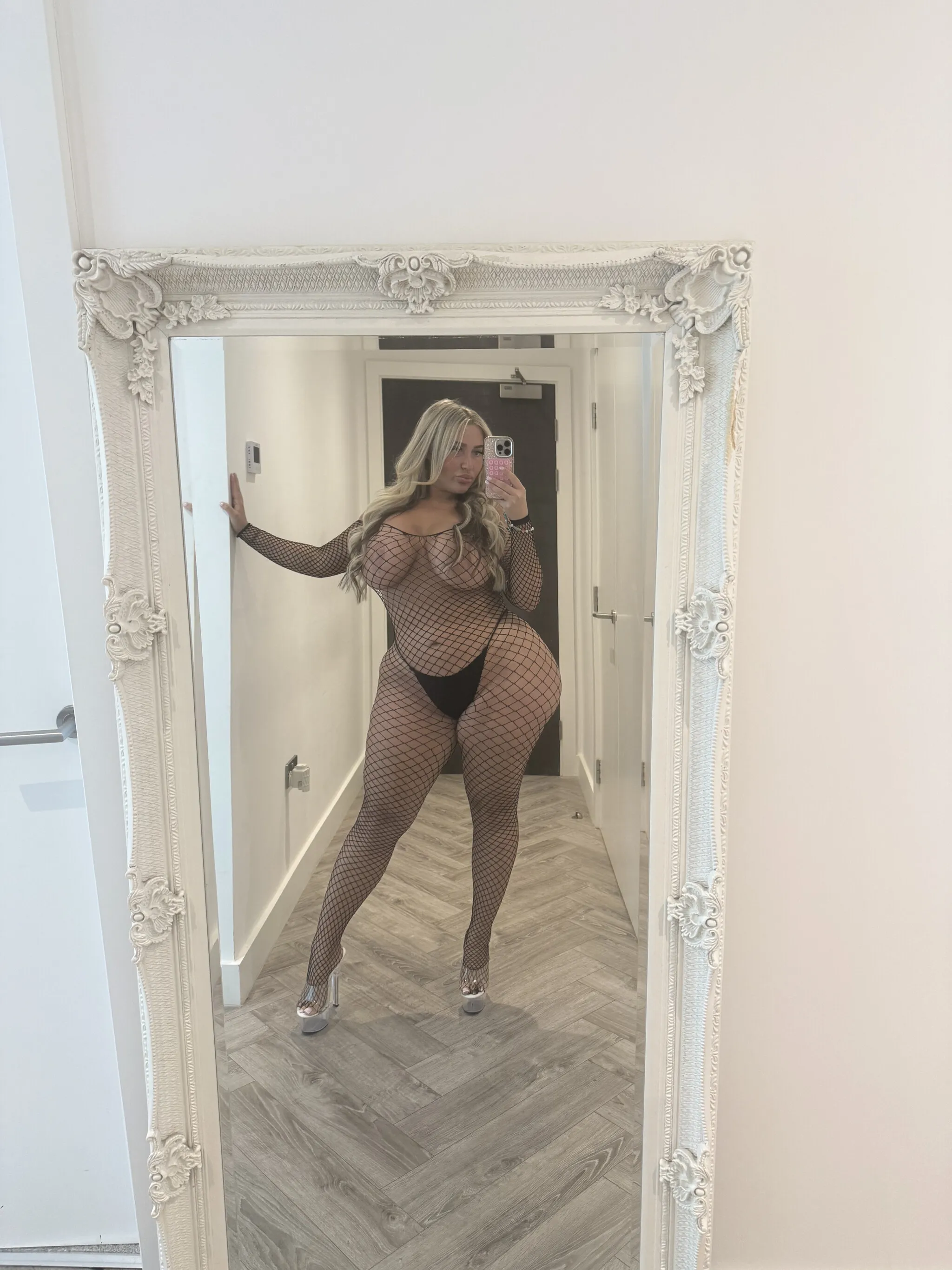 Fishnets really looks good on me.