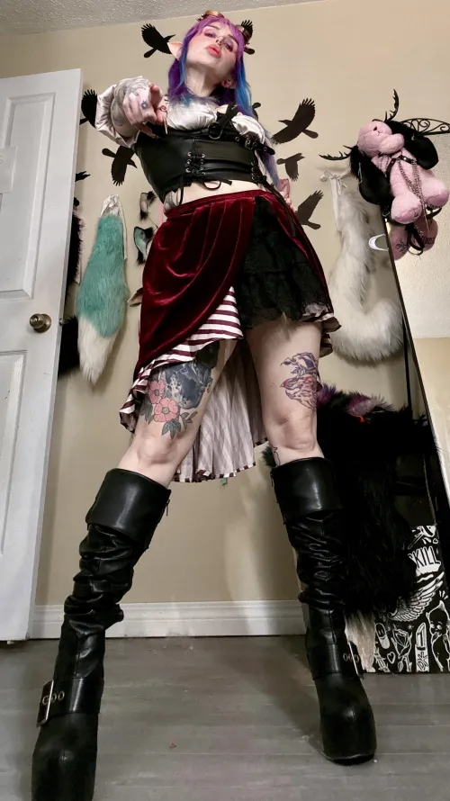 On your knees Pet my boots need your tongue to shine them! 😈