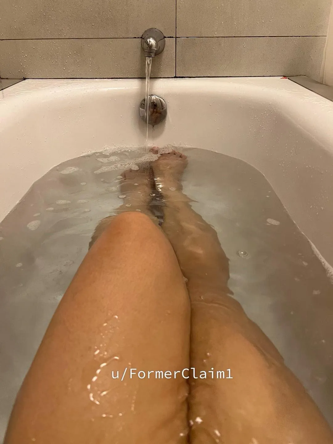 Room [f]or one more? Quiet night, warm bath, and a little fun 😉