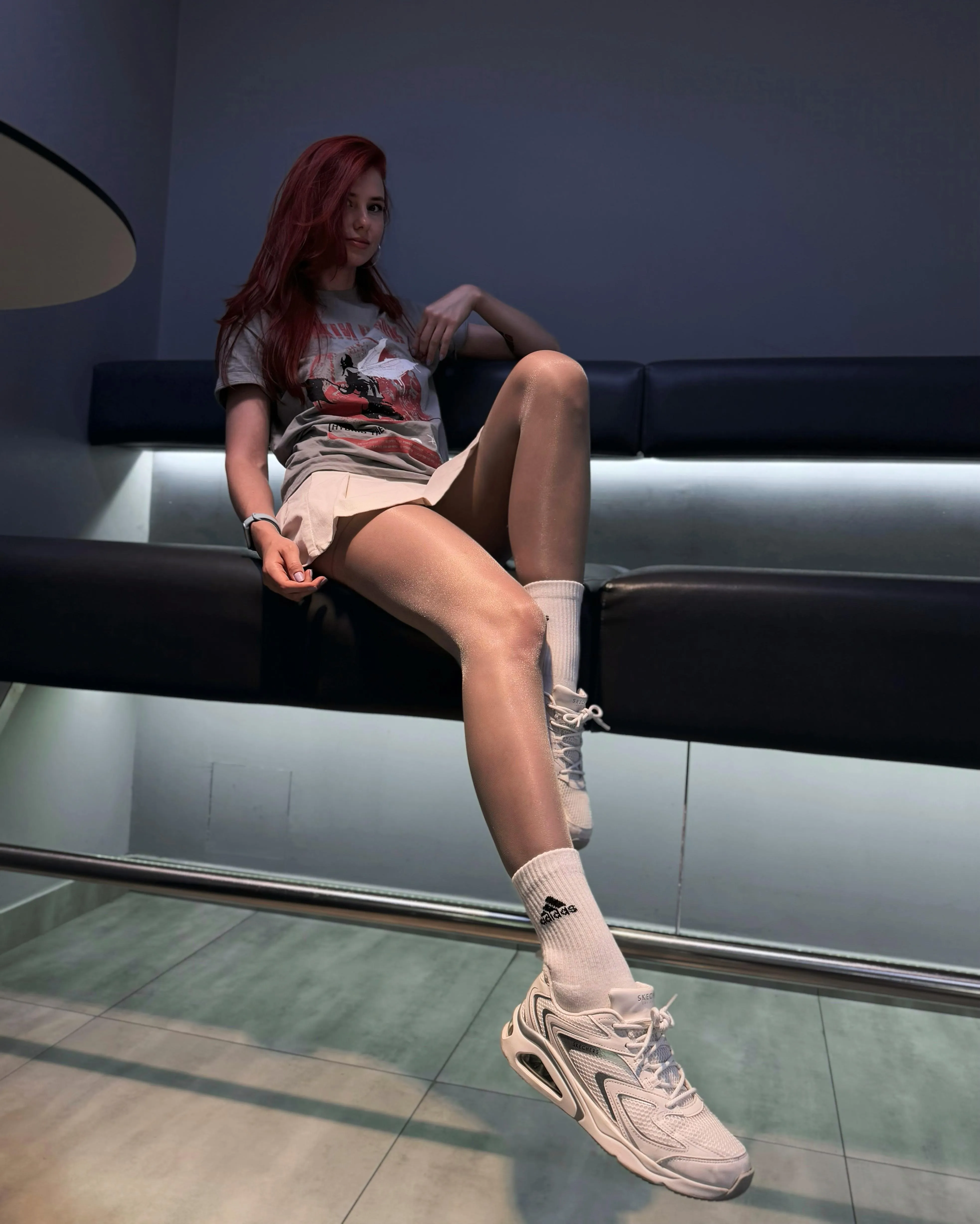 Showing off my shiny pantyhose in a cafe👣be honest👀would you stare at me?