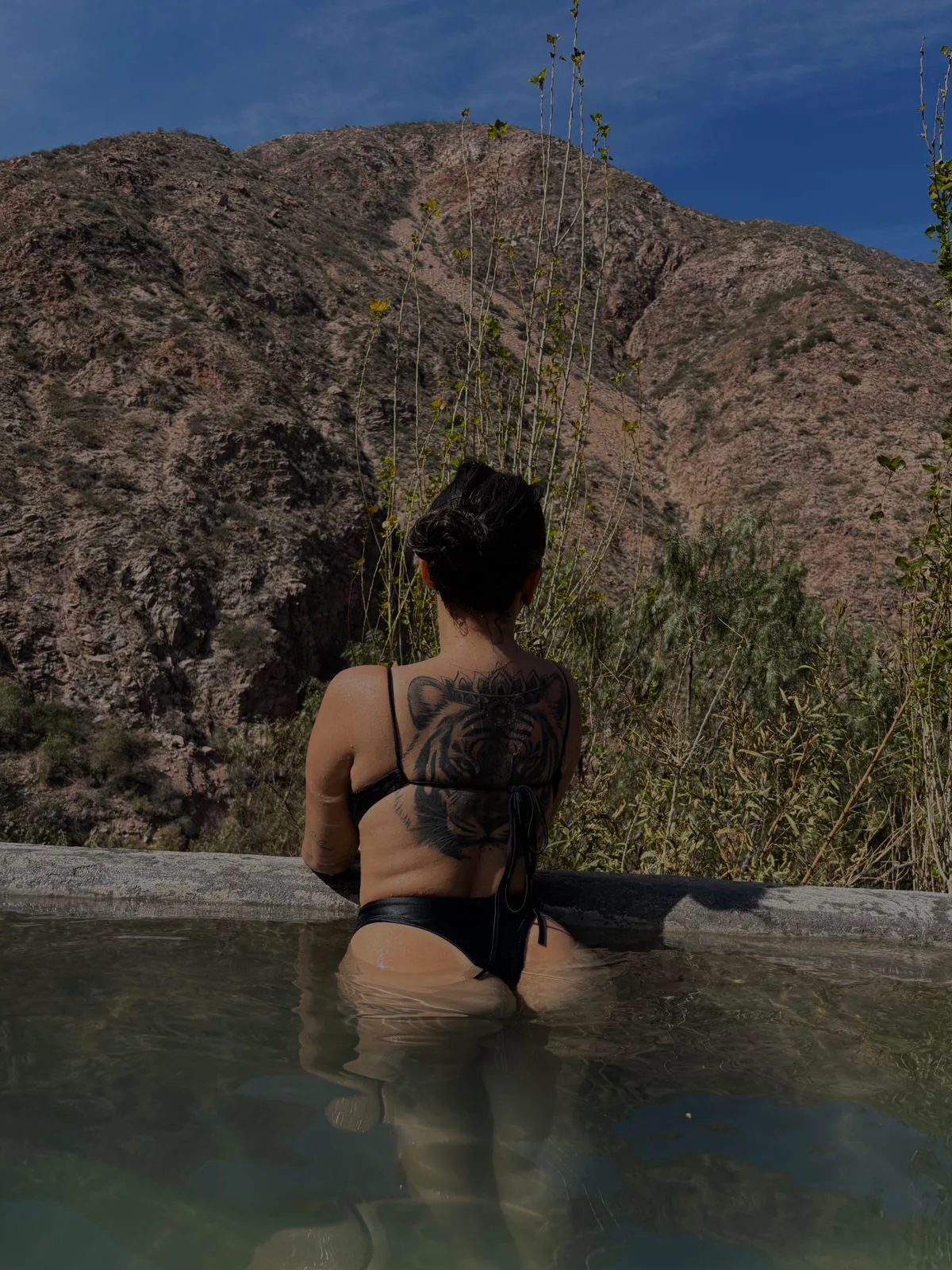 Where can I find a partner who will eat ass in public?