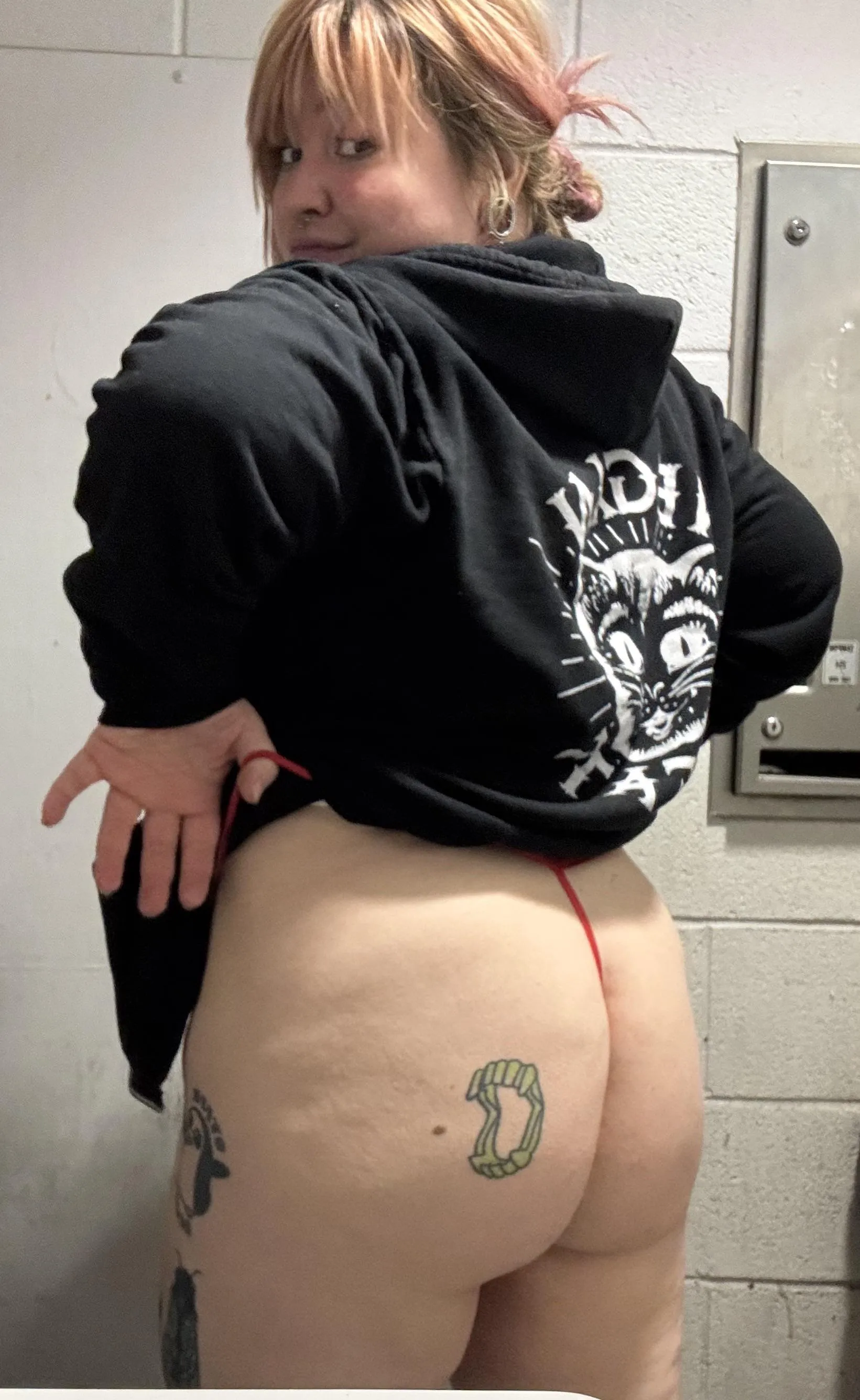 I love showing off this big fat ass