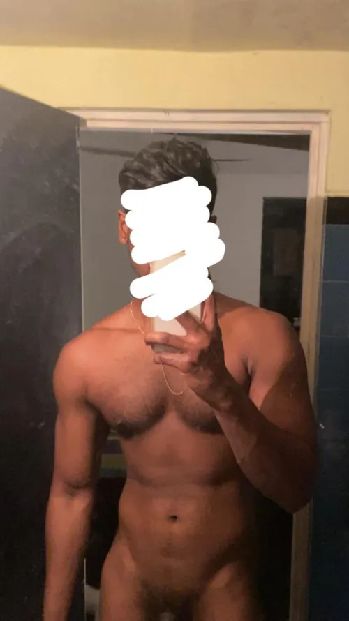 27 horny for an obedient gym bro 😈