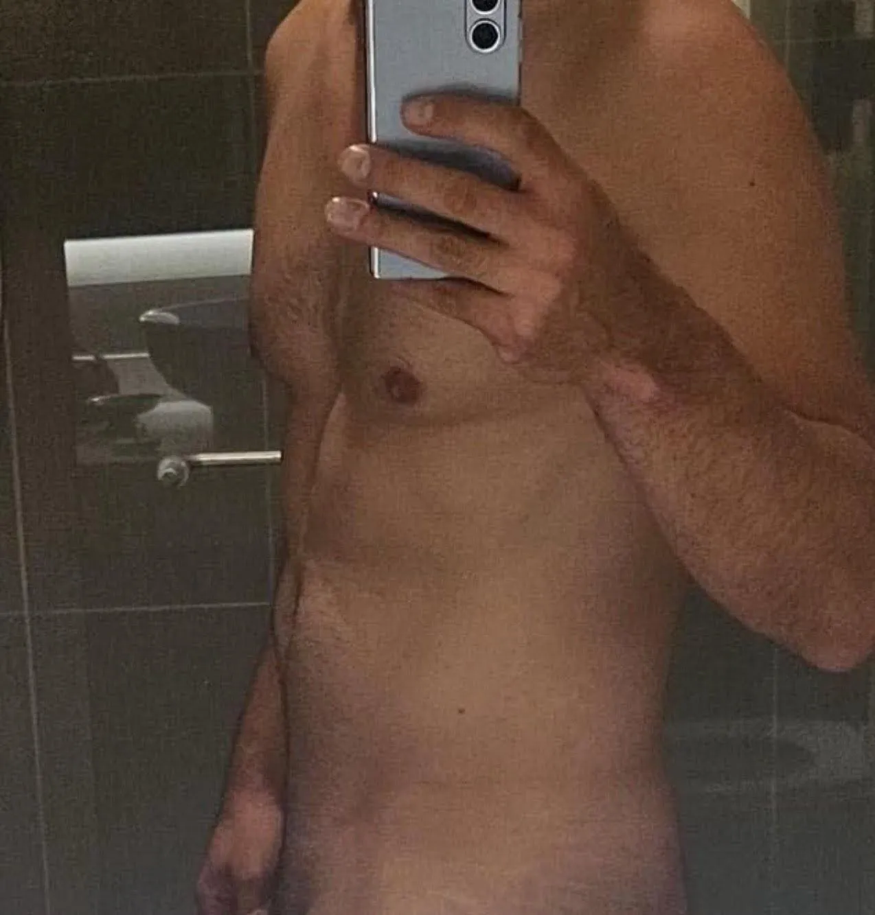 Very tall, fit and respectful bull seeks seeking fun couples, singles.