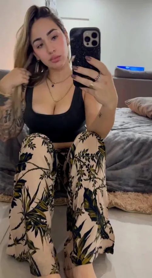 22 [F4MF] #Missouri-Any couples want a young third?