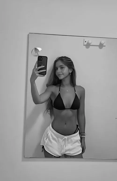 Would you fuck me everyday if I was your roommate ?