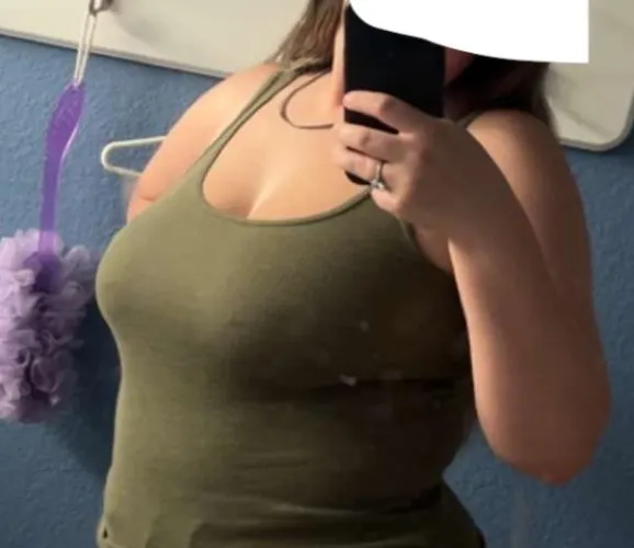 20 [MF4F] looking for a woman to join for a threesome around Colleyville