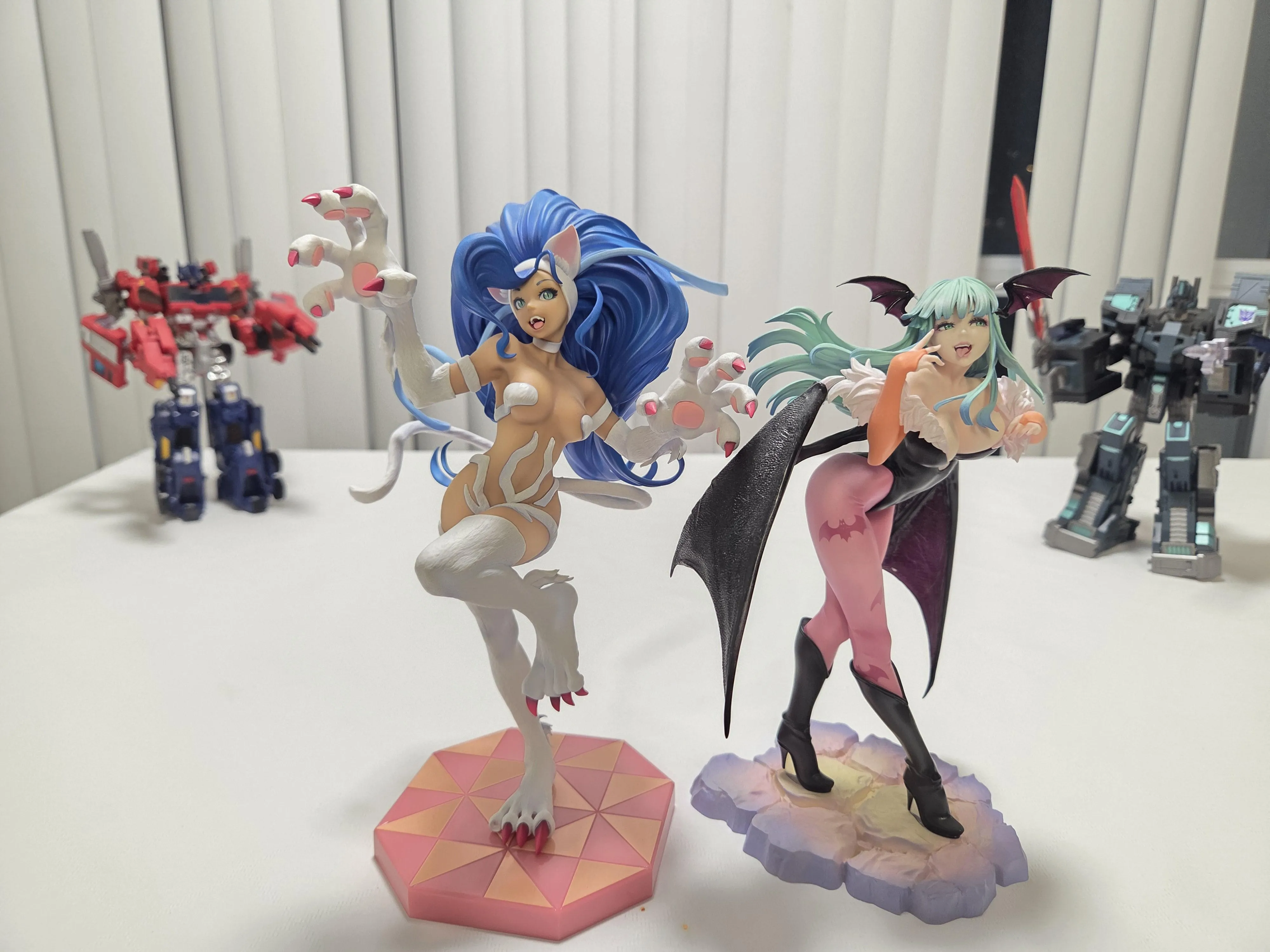 Felicia's figure featuring Morrigan [Darkstalkers]