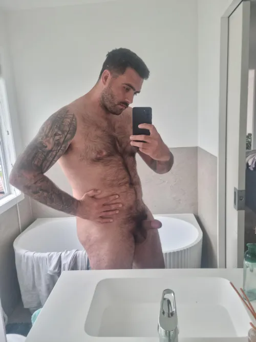 Big hairy man with a small penis 😜