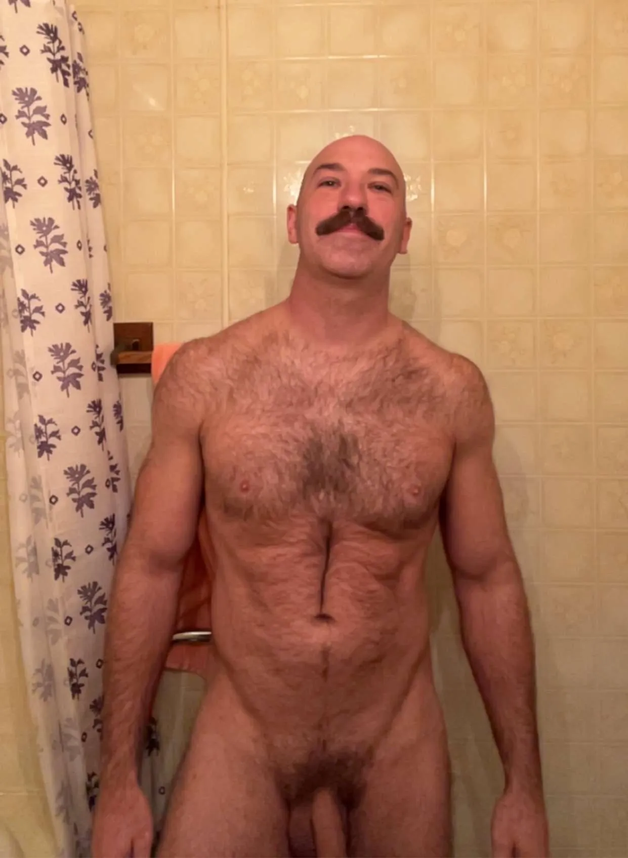 Need someone to come rub my fur this chilly morning