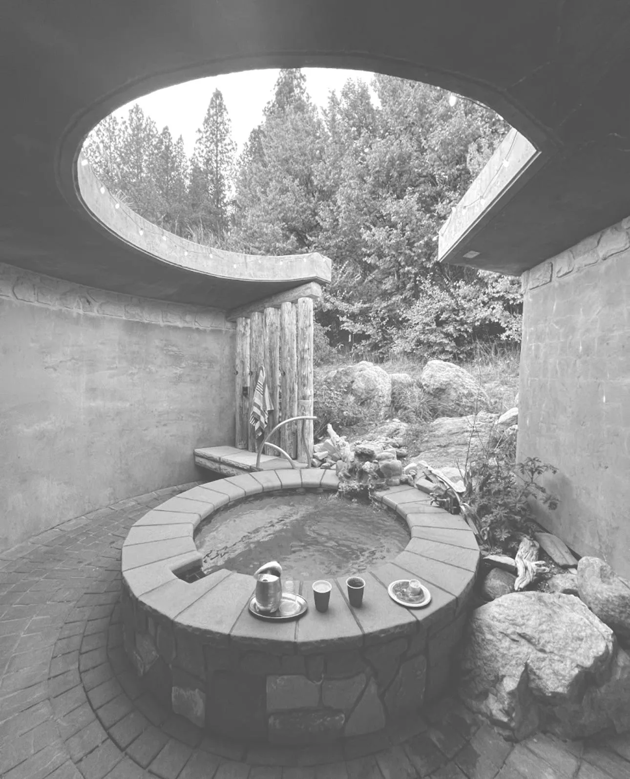 40 M4F come to Idaho city with me on 12/11.  I have a private tub reserved in the morning.