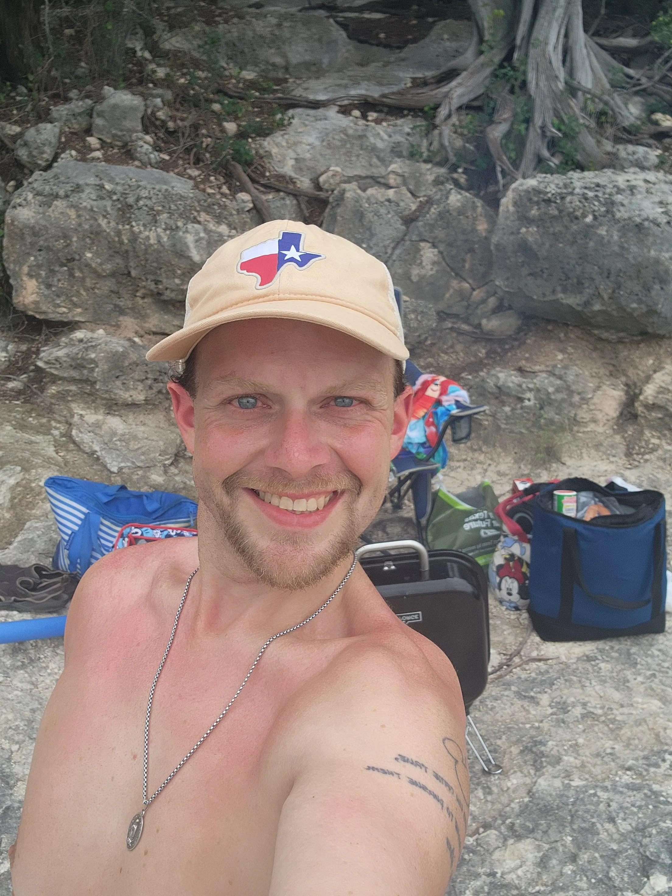 [Discussion] Looking for couples, women, and groups to join me for my 31st birthday in January.