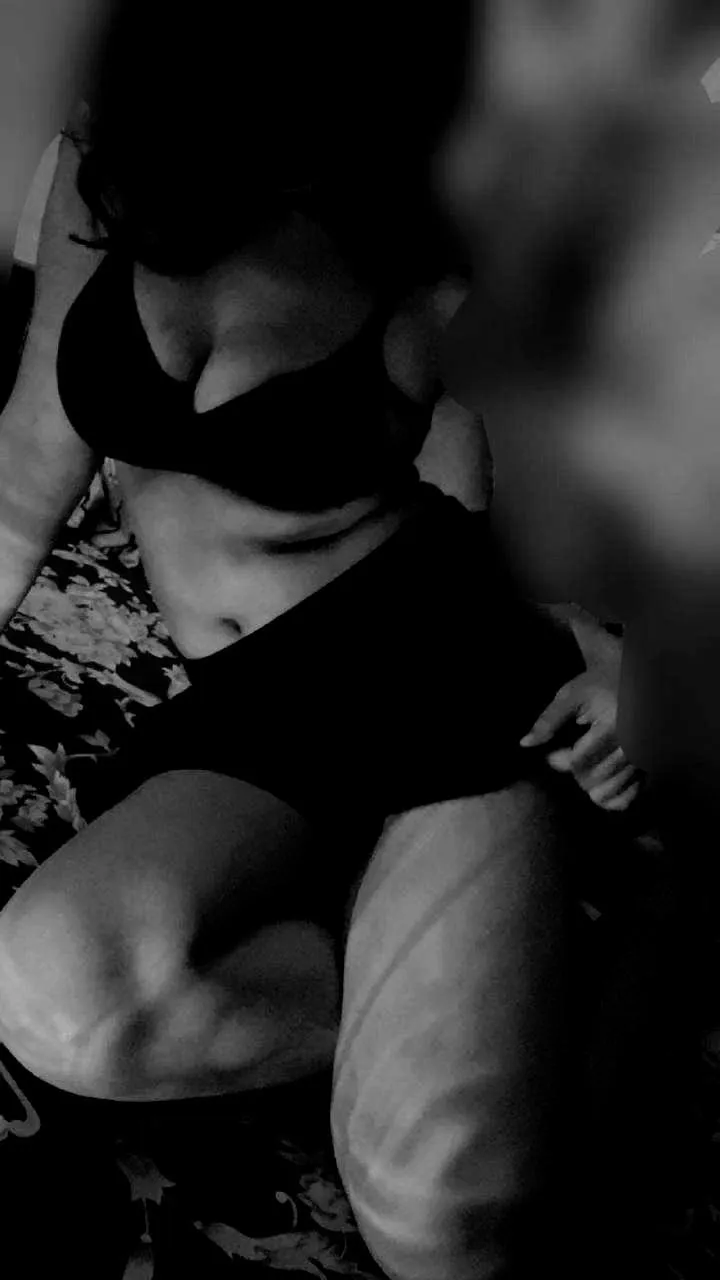 Looking for girlees or couples!![f]