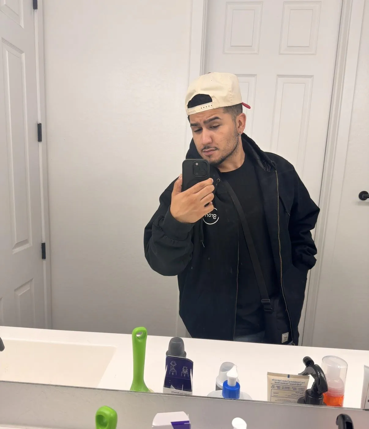 Looking to suck a straight guy or bi guy. Or just a pretty dick in general.