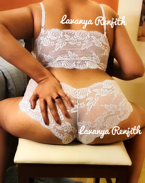 Married (c)ouple in our early 30s from Ernakulam (EKM) looking to make new friends with like-minded couples nearby.