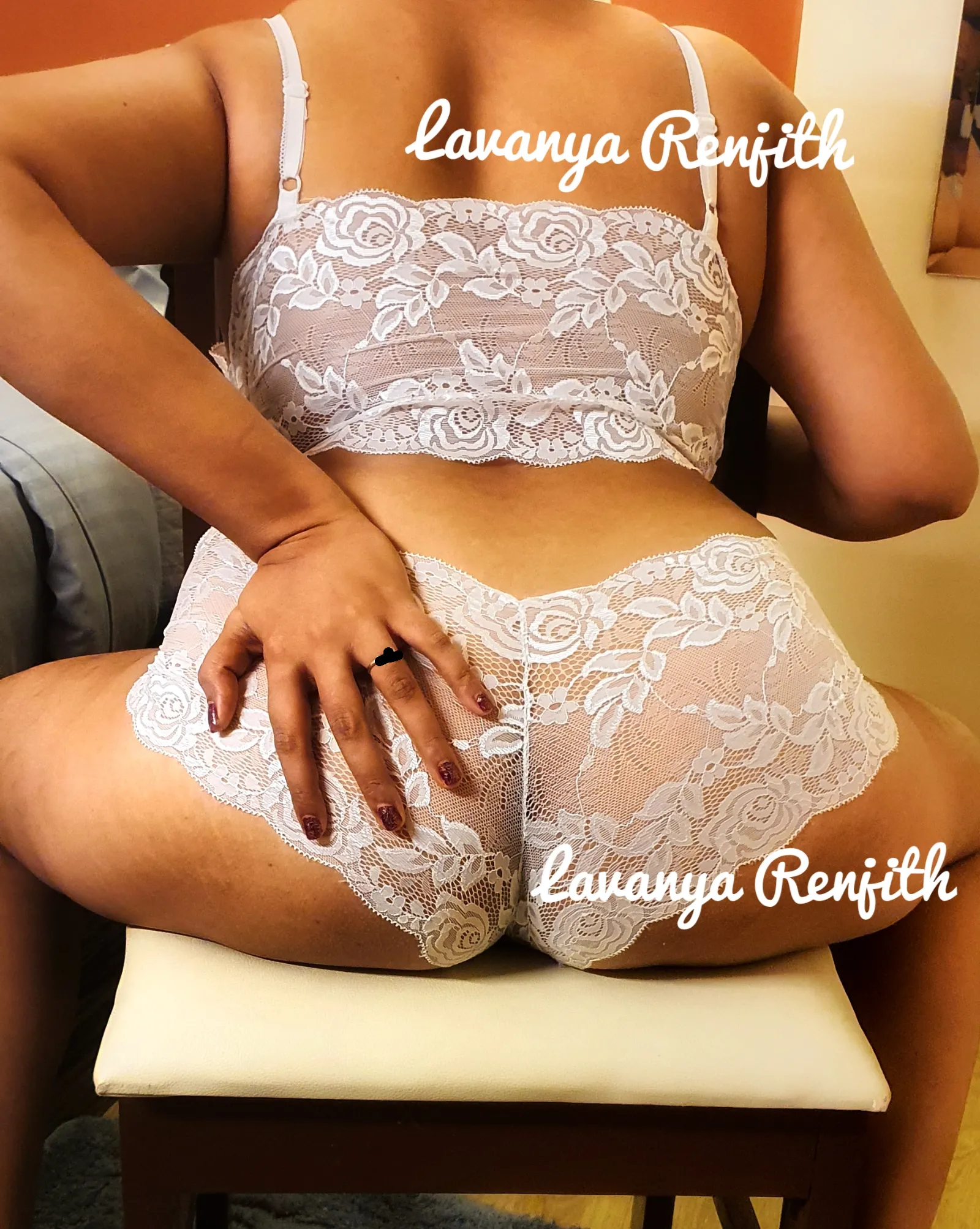 Married (c)ouple in our early 30s from Ernakulam (EKM) looking to make new friends with like-minded couples nearby.