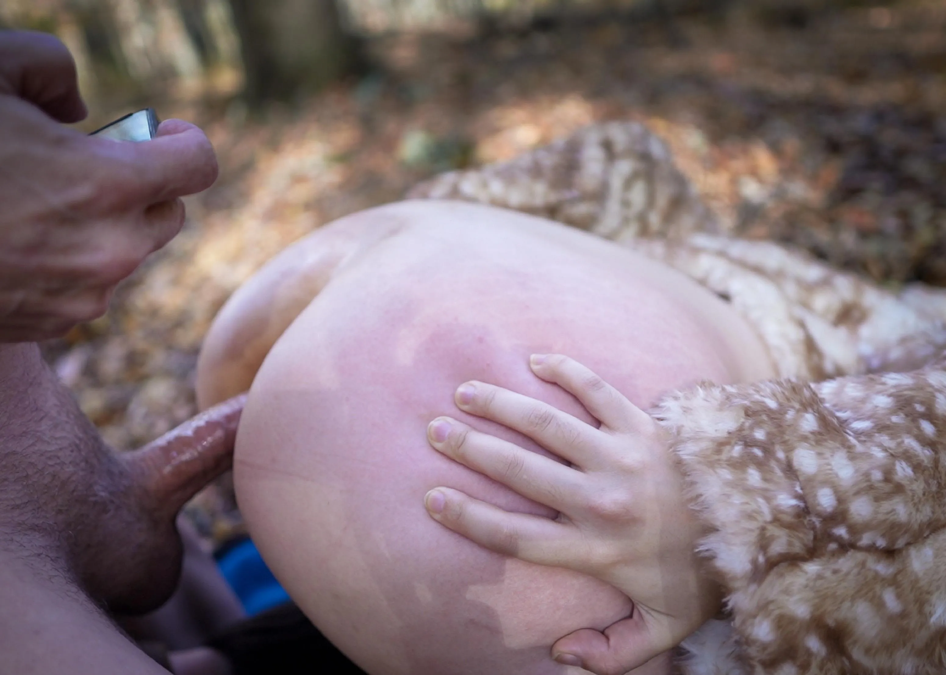 She Always Wants Photos F25/M55