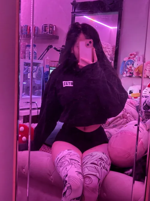 who wants a stupid lil perv asian gf ❤️