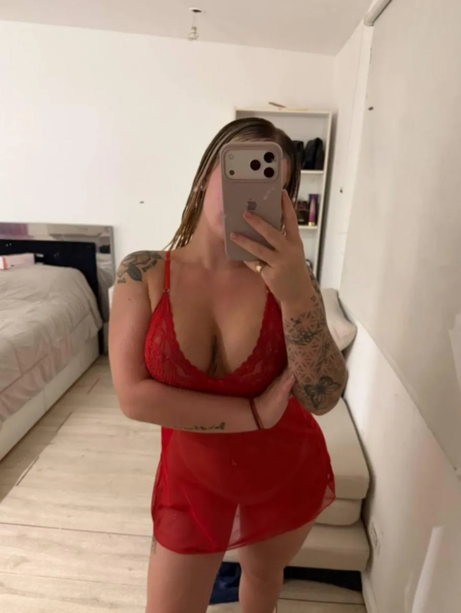 (STL) looking for someone wild... would you fuck a hotwife?