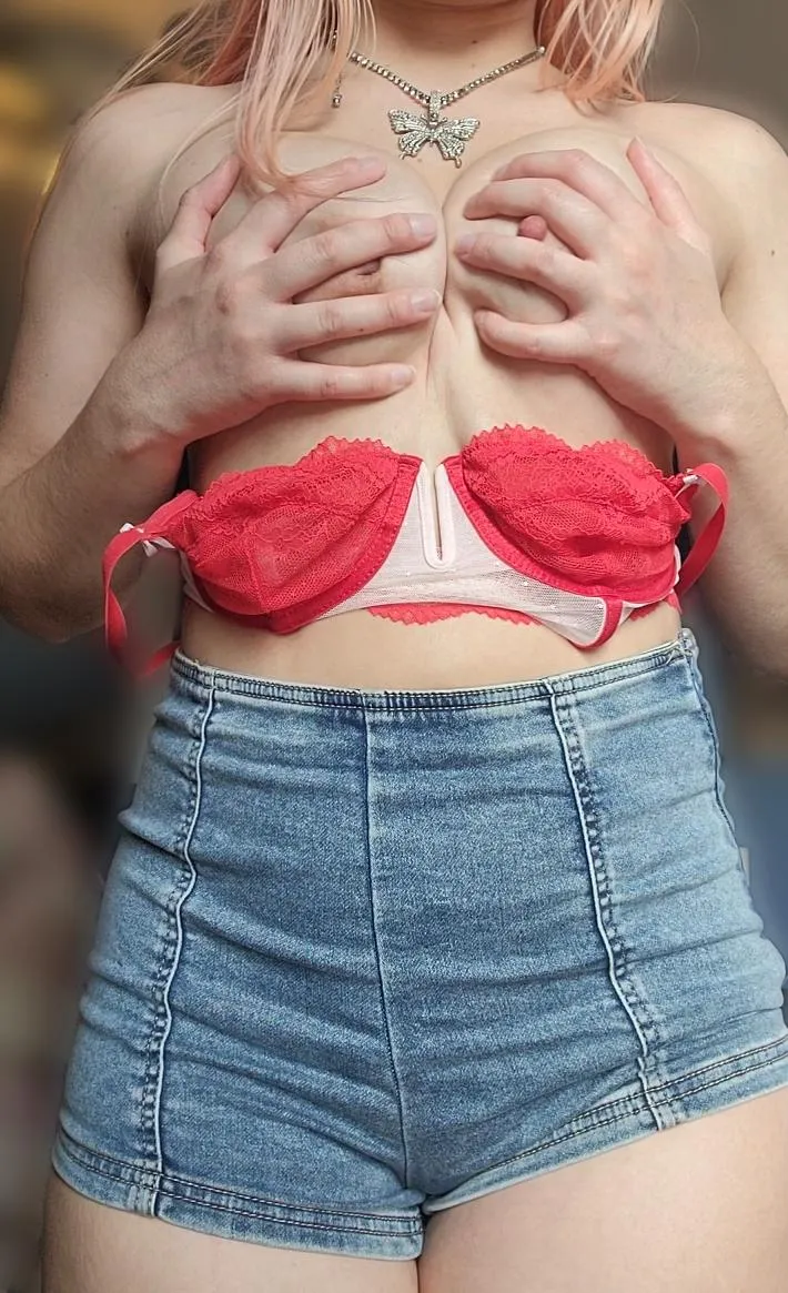 Massage my vegan titties