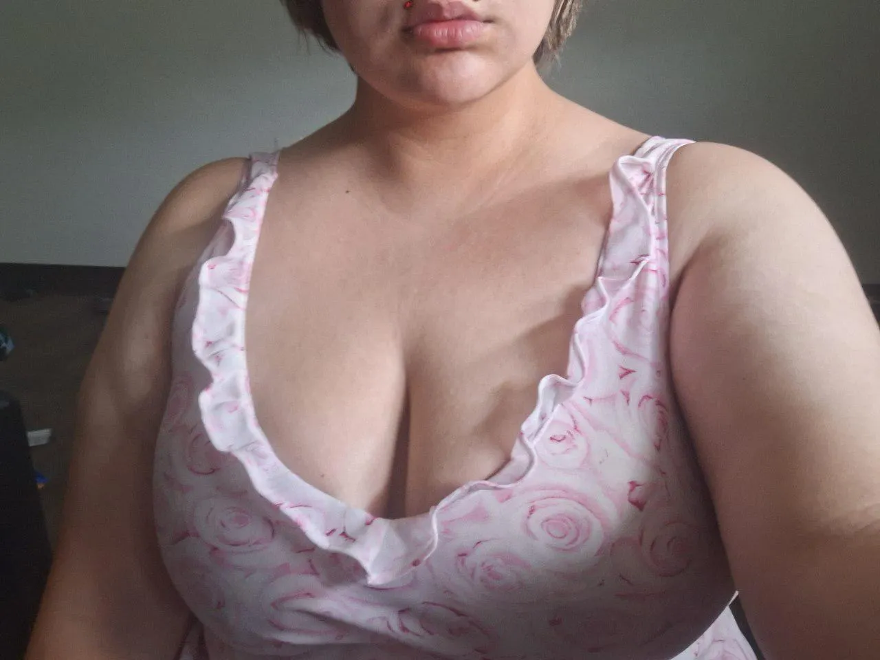 My tits (barely contained) looking scrumptious in this nightgown >_<