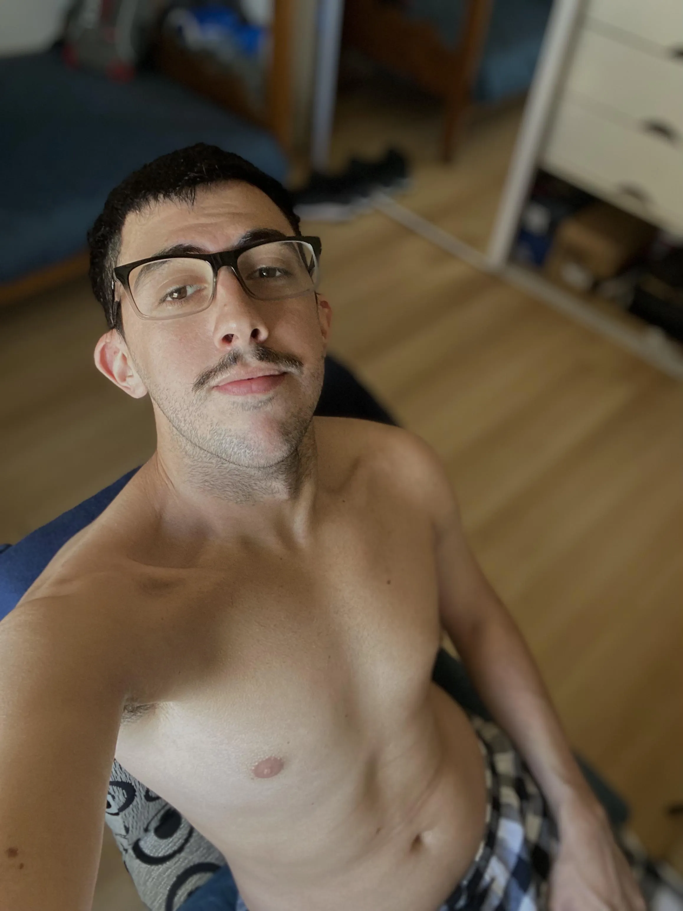 Wanna come and play with my nipples while I study? Please 🥵