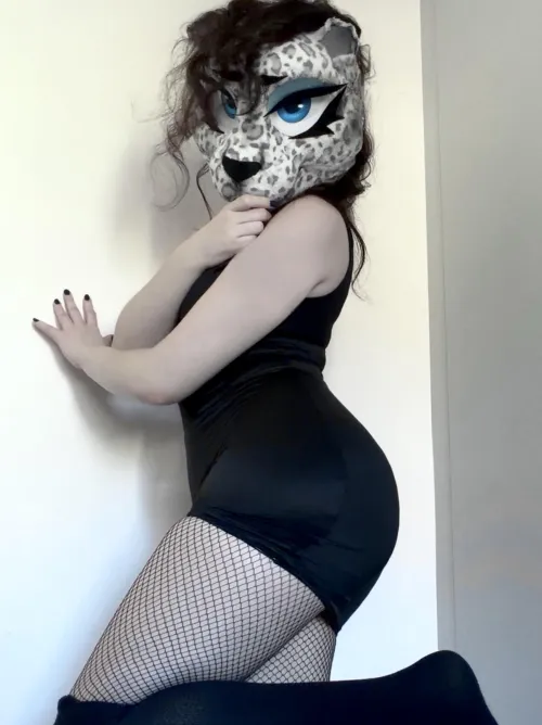 wanna see under my dress? 🖤 @slow-fox705