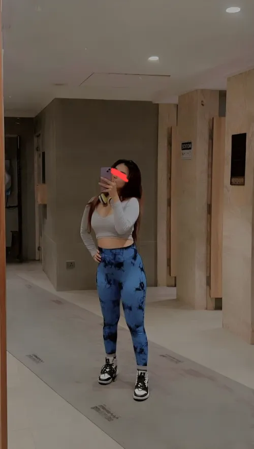 What's point of wearing slutty outfits if ppl don't do dirty comment