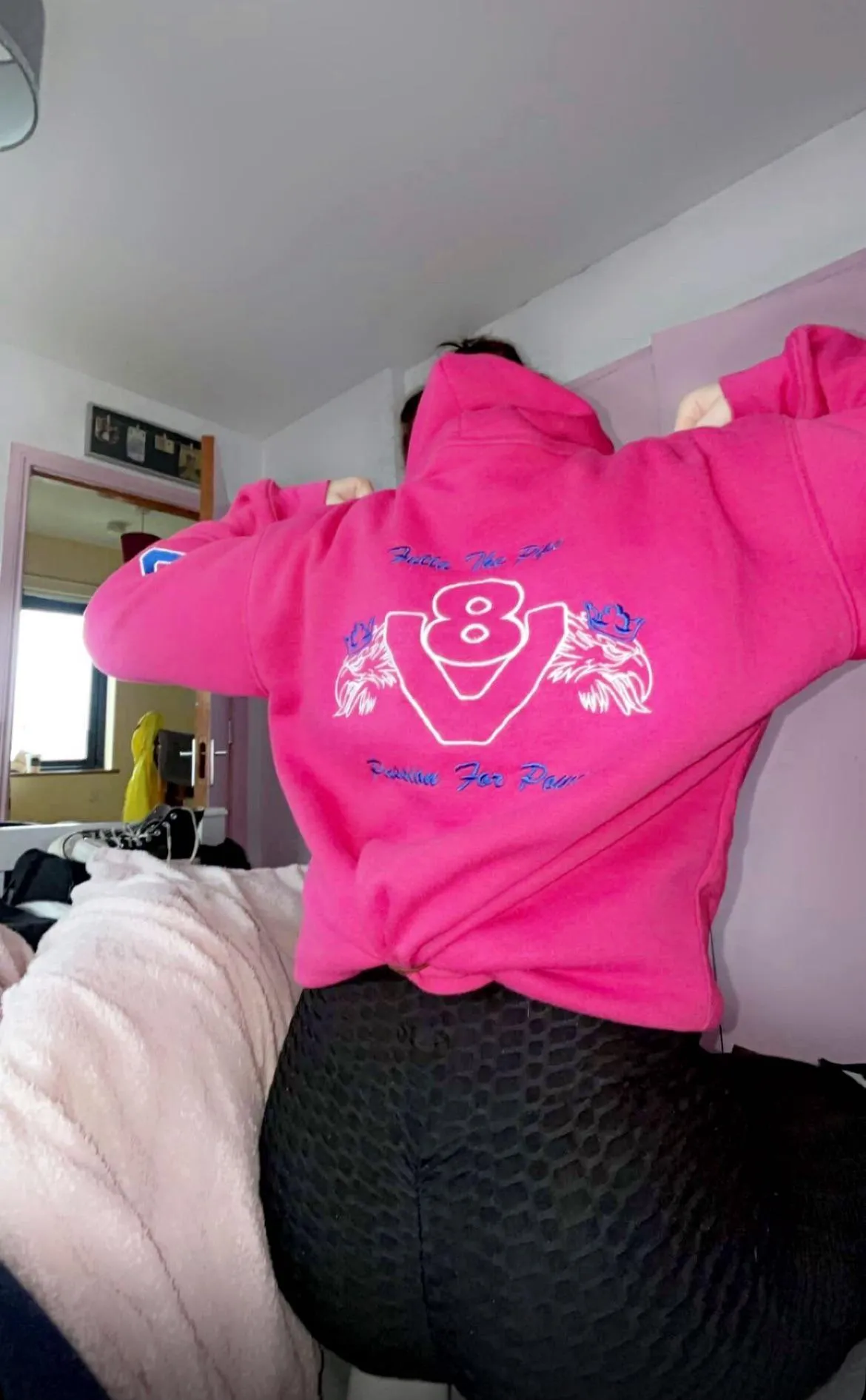 who likes my new top? or maybe you just wanna sniff my asshole