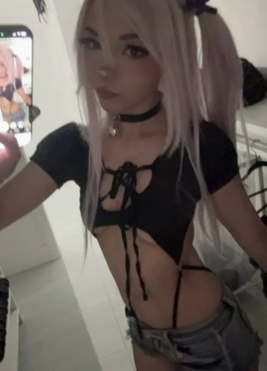 wld any older men fuck my 18yo tiny body?