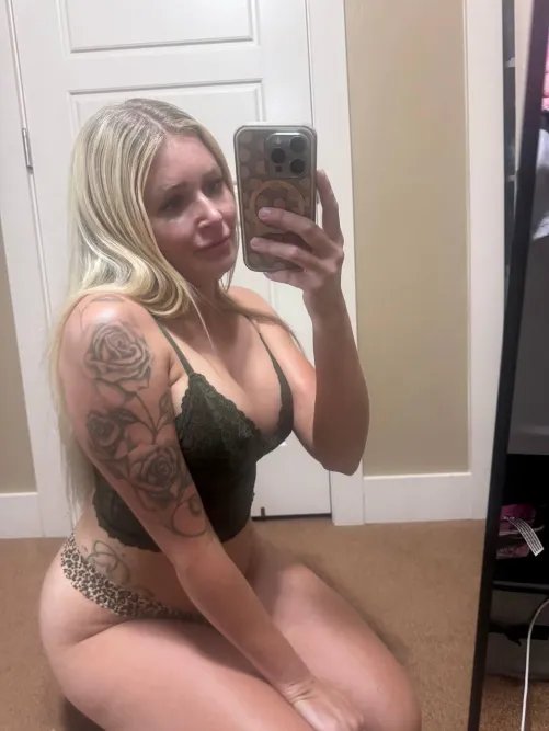 Drop a ❤️ you'd promise to masturbate every time I send you my nudes