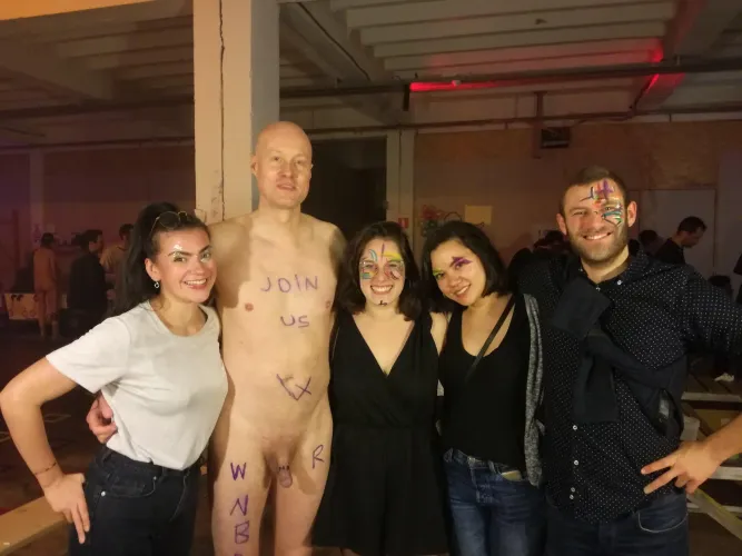 Advertising for WNBR at Antitapas nights, a food and music festival in Brussels, the city I work as high school teacher, people love it! 🚴😍💪