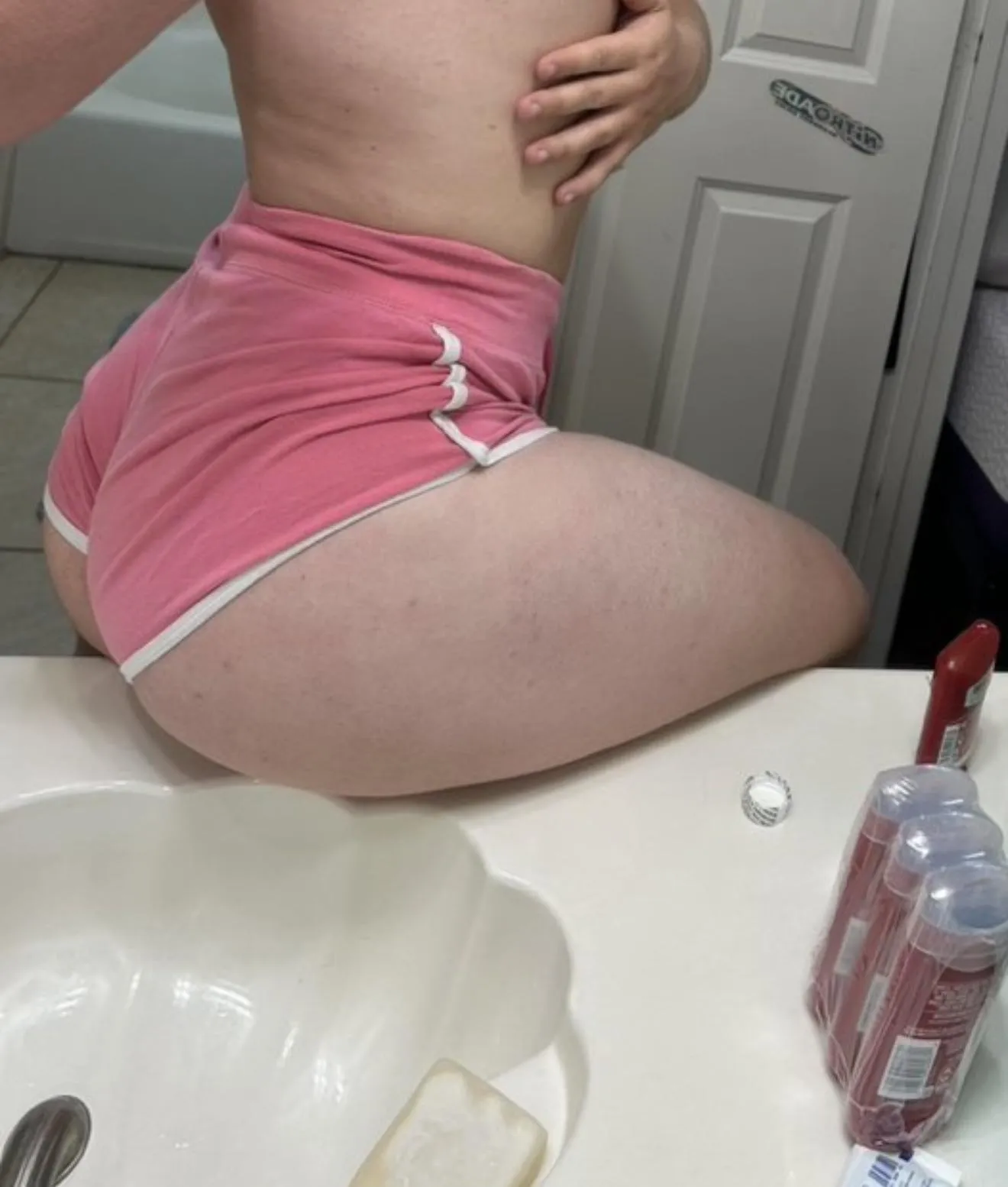 25sissy4M Bergen county: need to sit on daddy’s face 🎀🥰