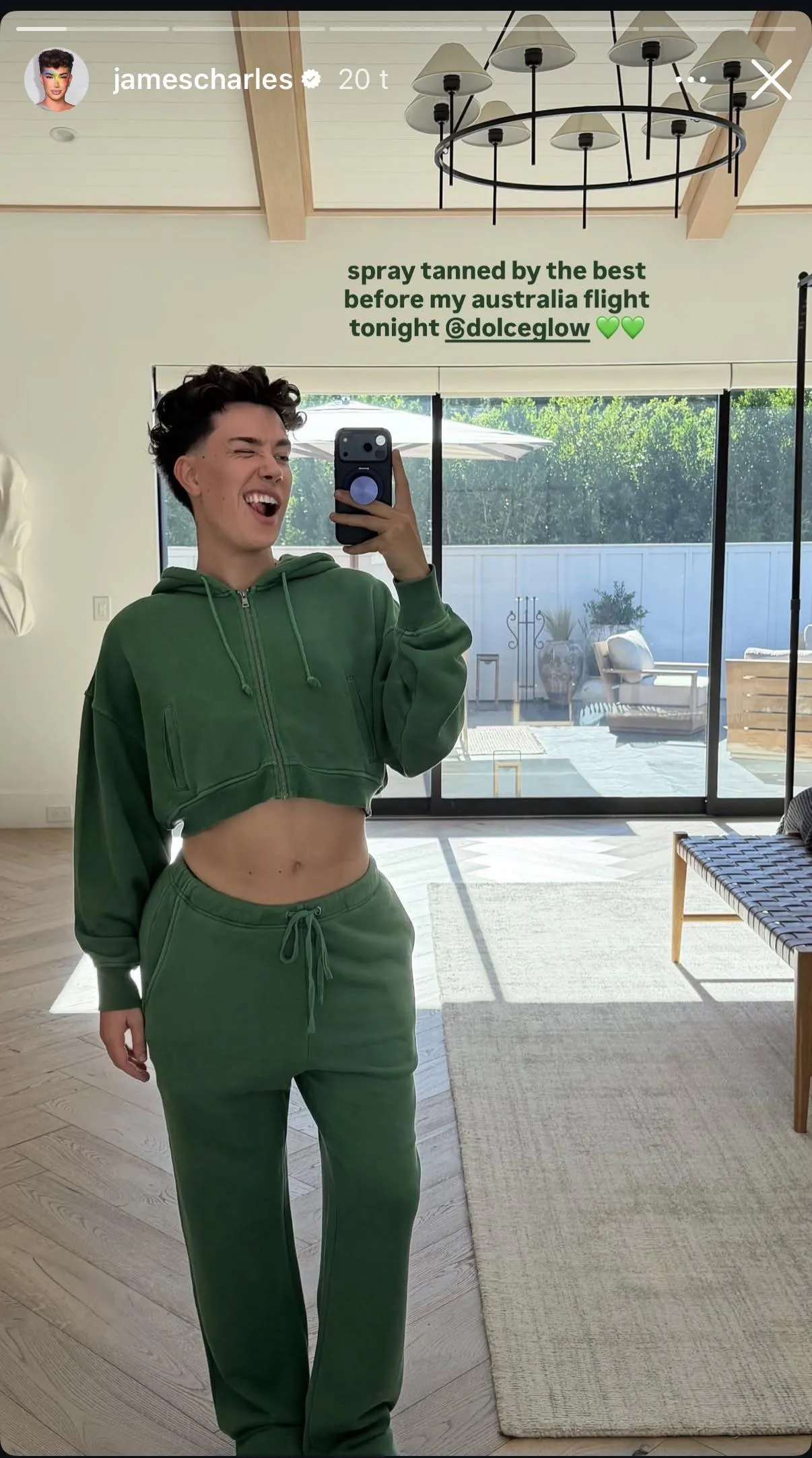 He has the spray tan ready, which could only mean that we’ll see some spice pics from his trip downunder. 😍🇦🇺