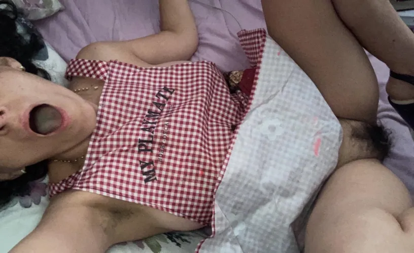 How I wear the apron while cooking