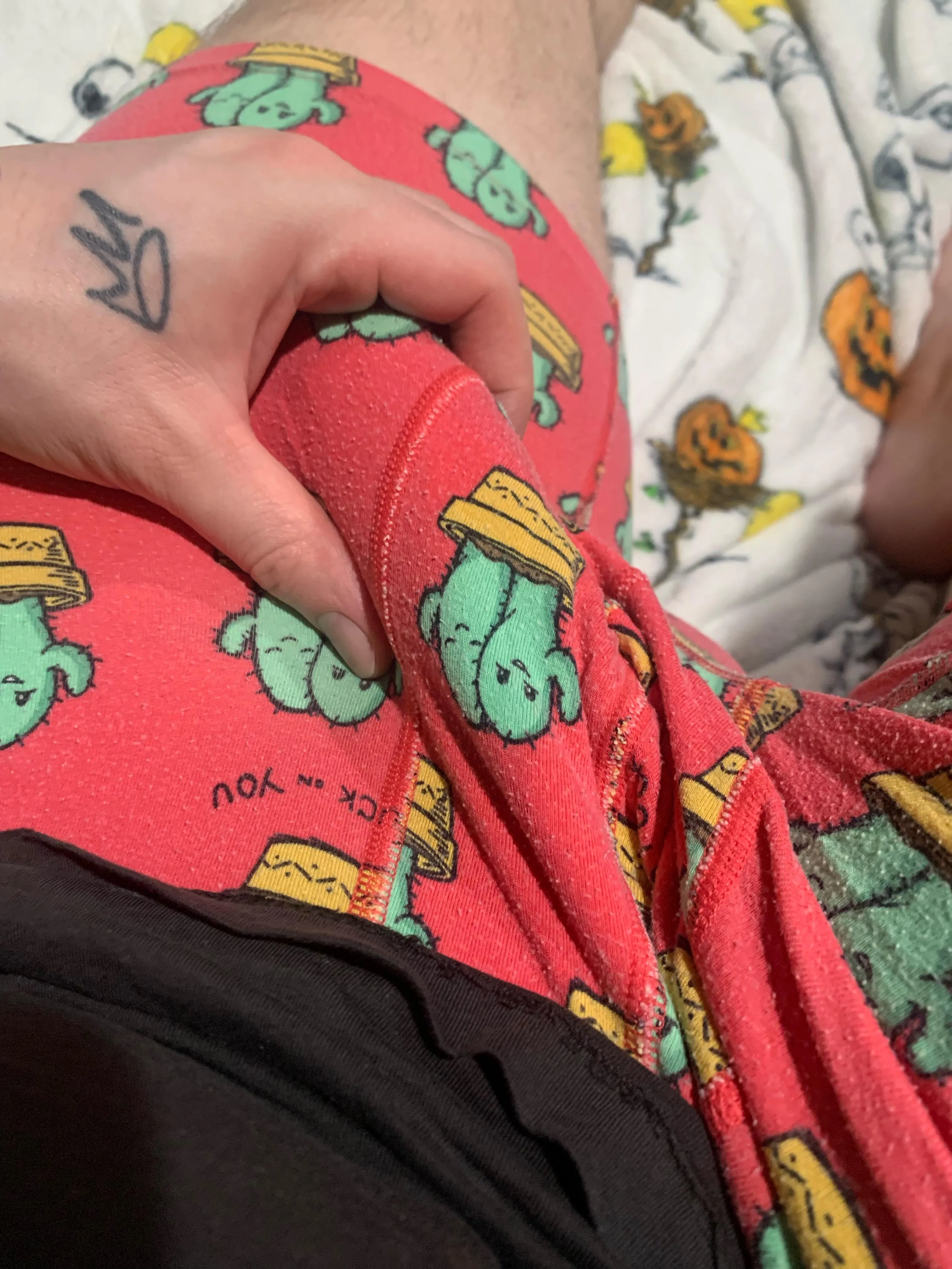 #Seattle [M4F]big dick throbbing. Come have a taste