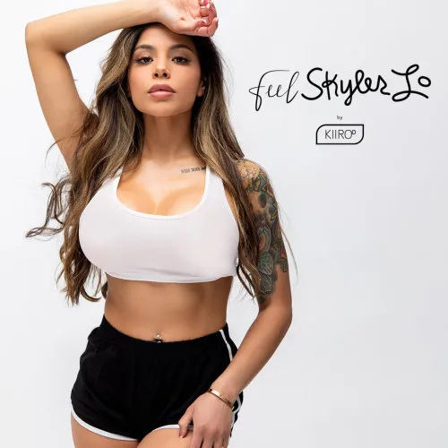 You see this hottie at the gym, you hitting on her?