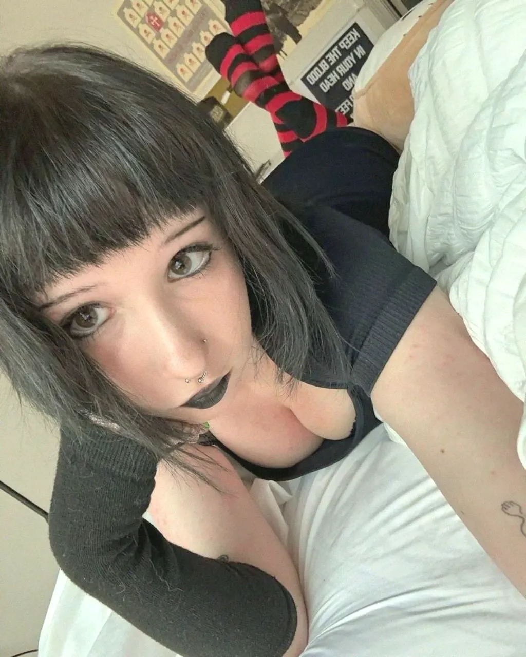Application to be your goth mommy