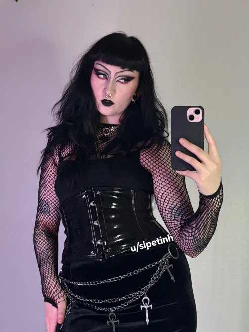 i loove my pvc corset 🤭