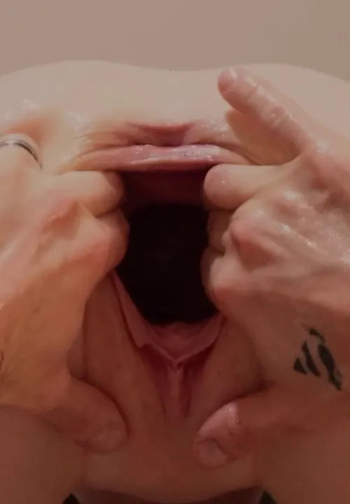 My god my pussy is big and proud, she's my goddess 😉😜